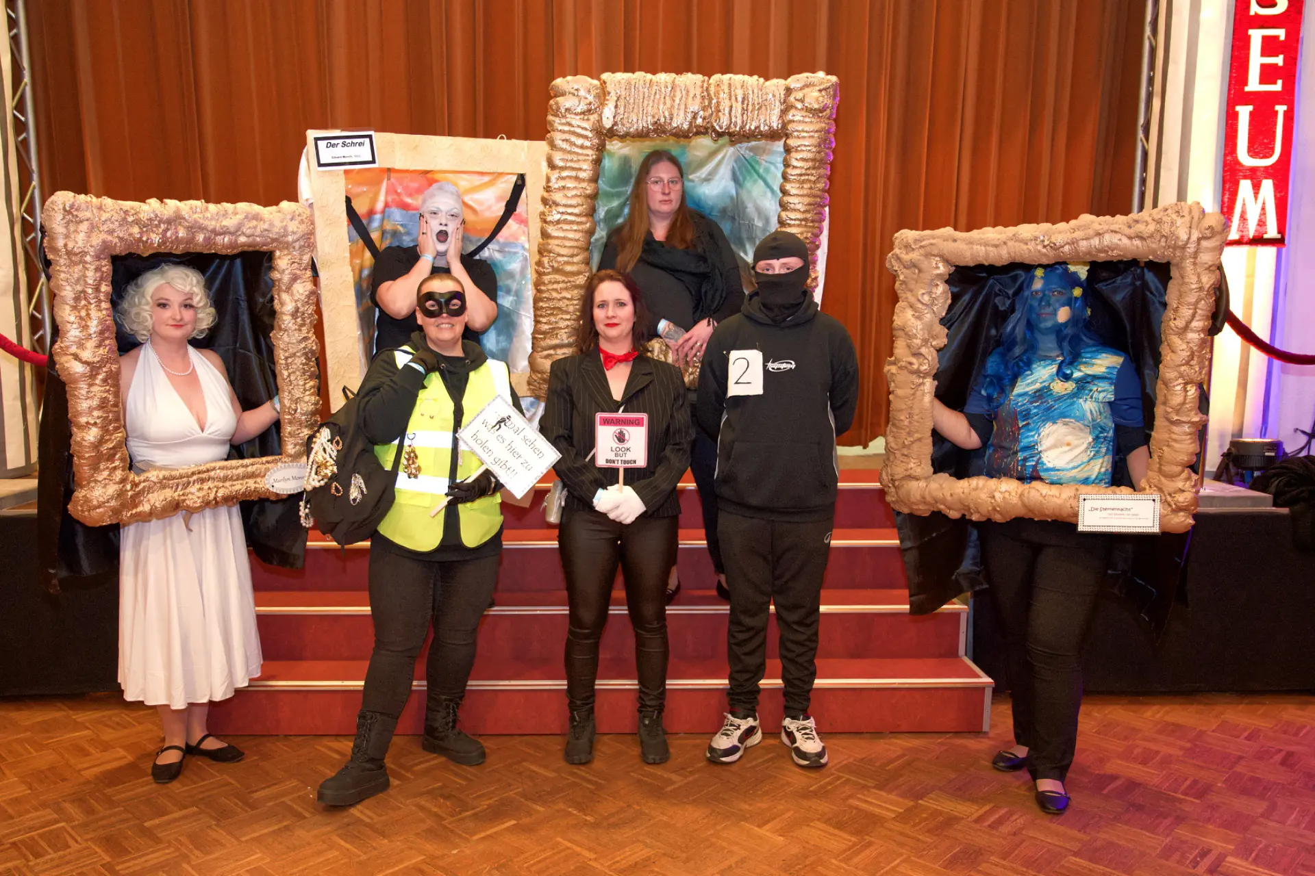 EBM - 69. Saison - Hofball Kostüme 2