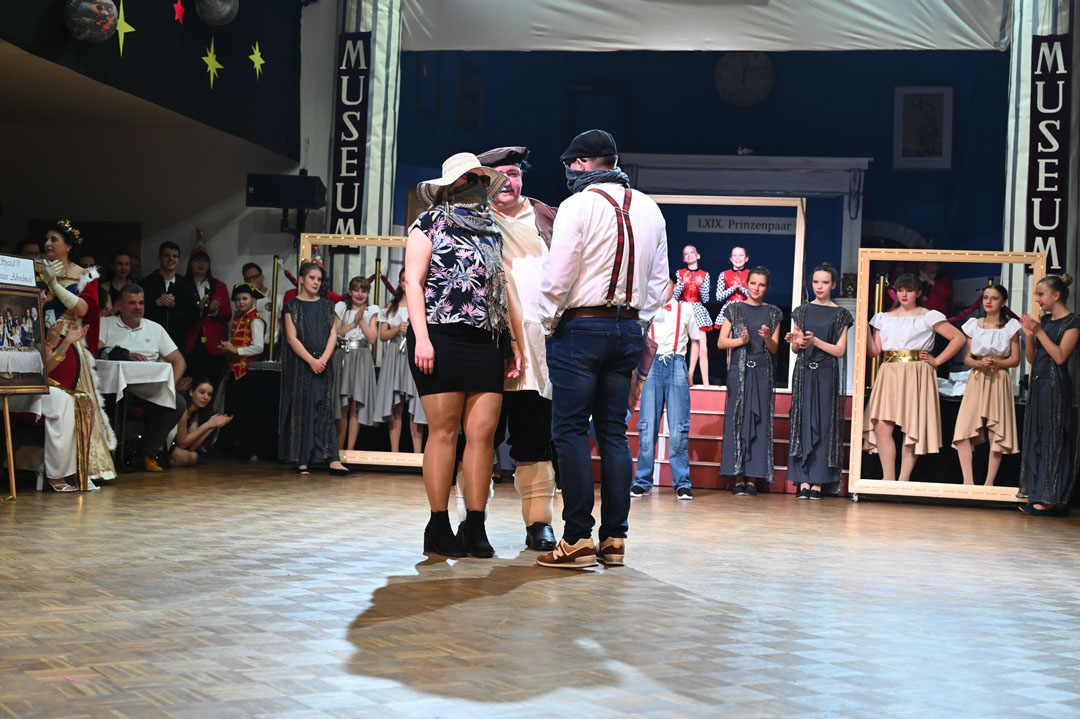 EBM - 69. Saison - Hofball Veranstaltung 70